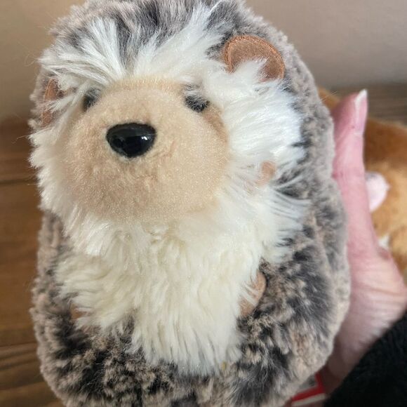 Douglas Hedgehog and Aurora Soft Fluffy Chipmunk - Picture 11 of 12